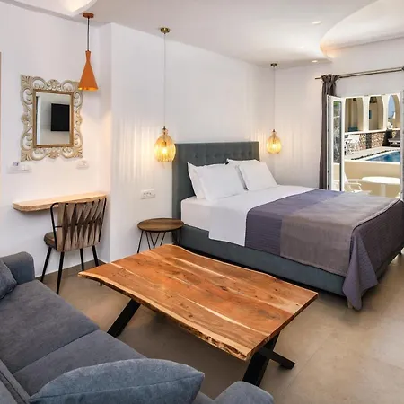 Alizea & Fira (Santorini)