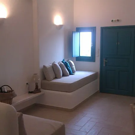 Alizea & 3* Fira (Santorini)