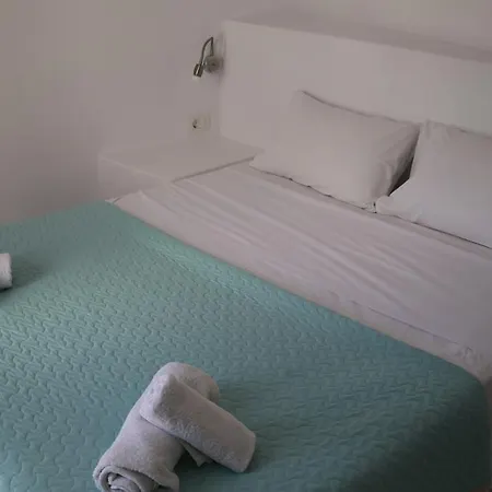 Alizea & Hotell 3*