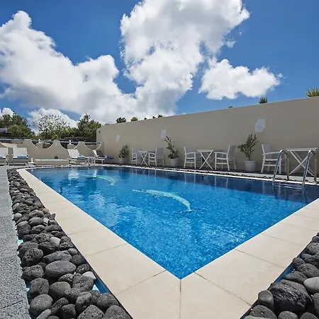 Alizea & 3* Fira (Santorini)