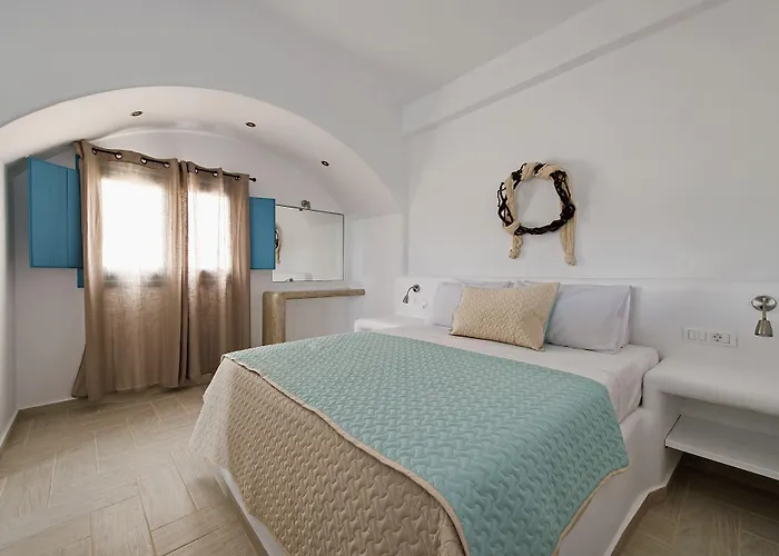 Alizea & Hotel Fira (Santorini)