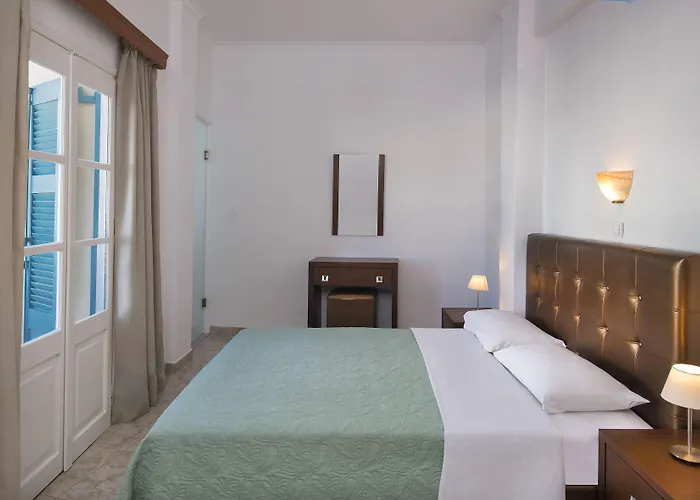 Alizea & Hotel Fira (Santorini)