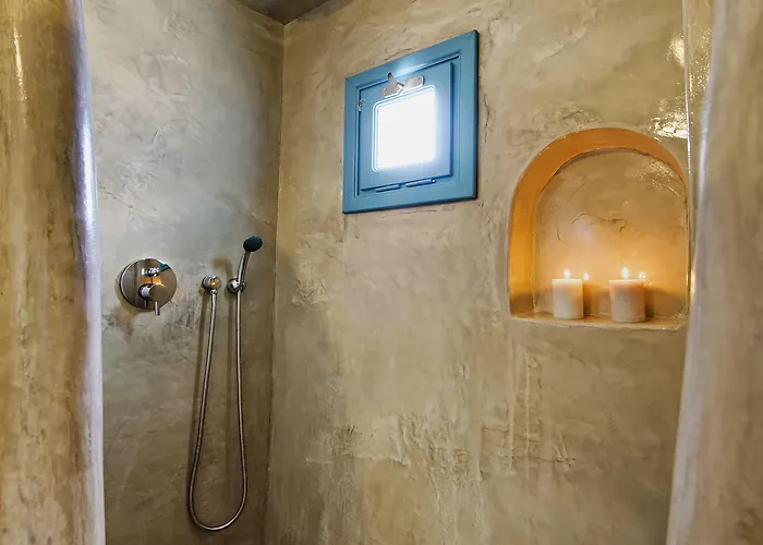 Alizea & Fira (Santorini)