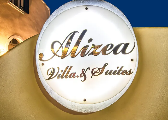 Alizea & 3* Fira (Santorini)