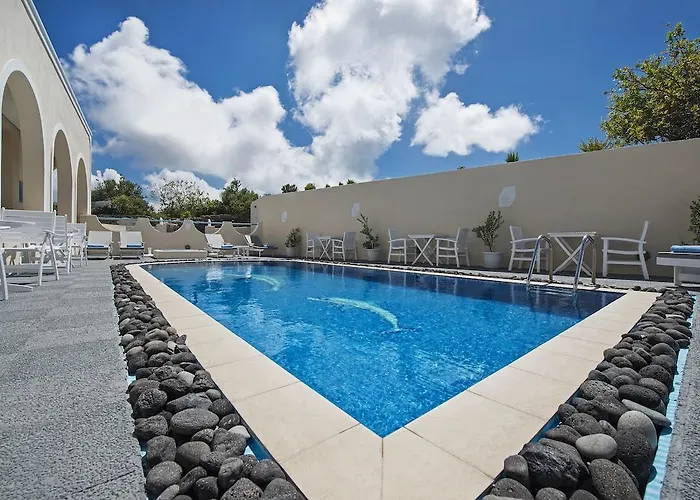 Alizea & 3* Fira (Santorini)